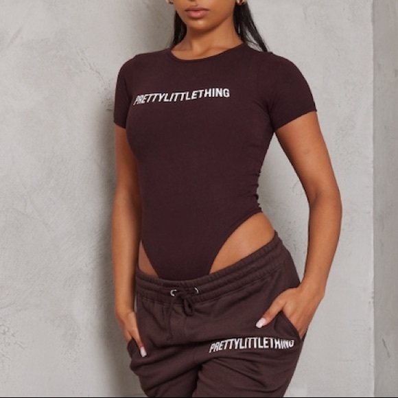 BNWT | PRETTYLITTLETHING Logo Chocolate Brown Short Sleeve Bodysuit - Picture 6 of 9